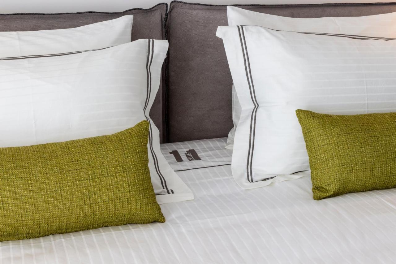 11Suites Айгио Екстериор снимка
